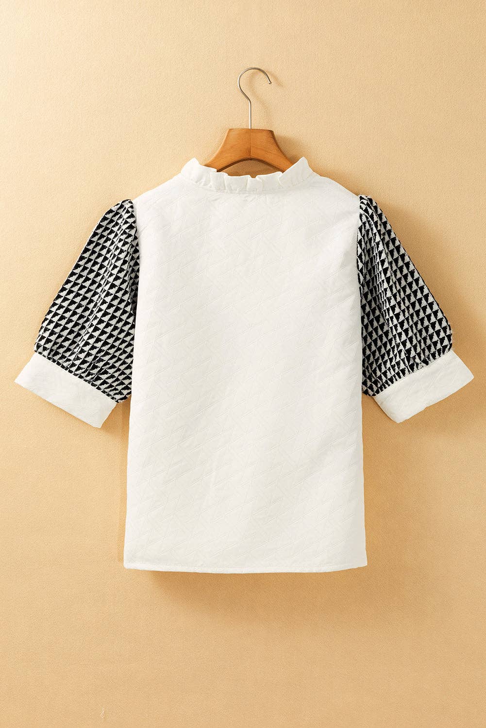 Textured Short Sleeve V-Neck Blouse: White / XL