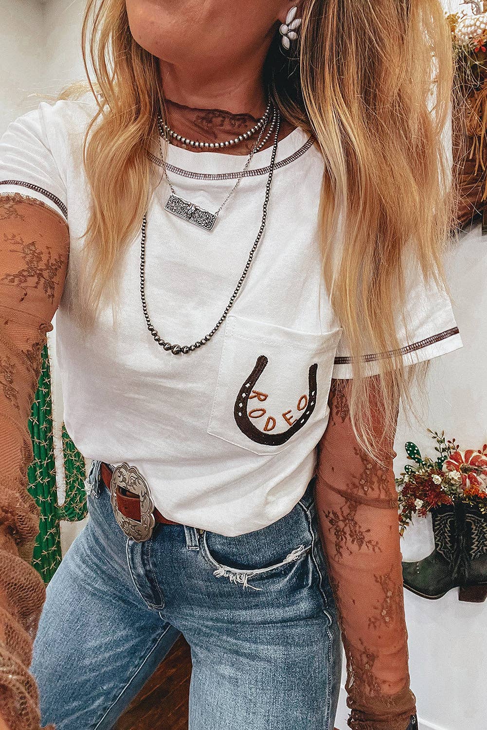 RODEO Western Patch Pocket T-Shirt: White / XL