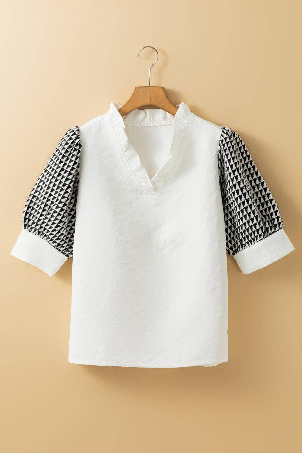 Textured Short Sleeve V-Neck Blouse: White / XL