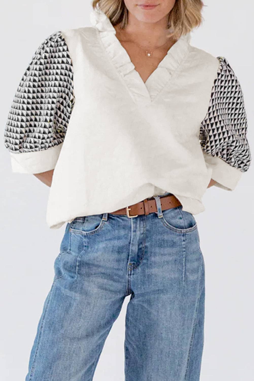 Textured Short Sleeve V-Neck Blouse: White / XL